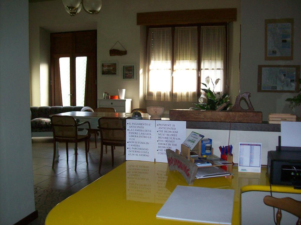 La Bottega Del Falegname Vanzaghello Esterno foto