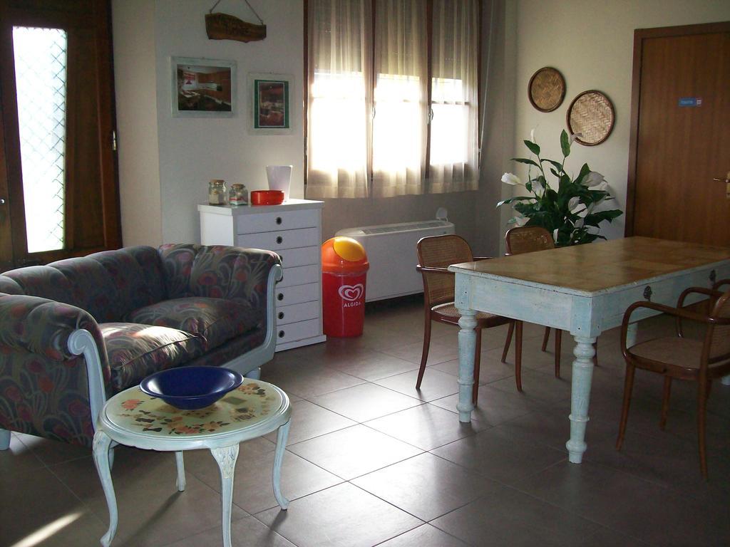 La Bottega Del Falegname Vanzaghello Esterno foto